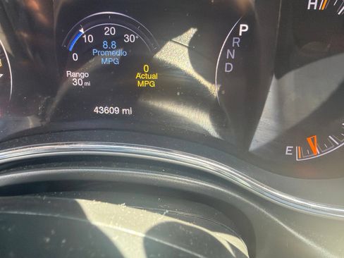 Used 2020 Jeep Grand Cherokee Limited RWD image 15