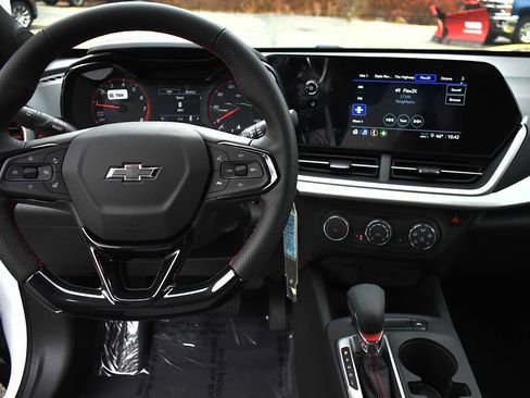 New 2026 Chevrolet Trax RS w/ Driver Confidence Package image 12