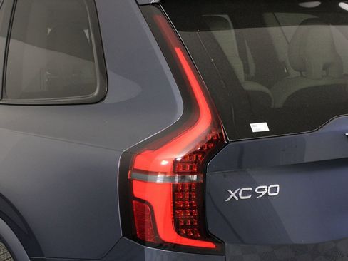 New 2026 Volvo XC90 T8 Ultra w/ Protection Package AWD/4WD image 15