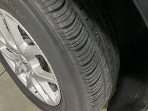 Used 2025 Chrysler Pacifica Select FWD image 29