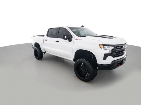 Used 2024 Chevrolet Silverado 1500 LT Trail Boss w/ LT Trail Boss Premium Package image 3