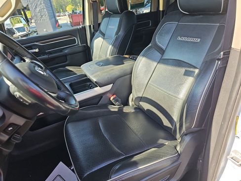 Used 2022 RAM 2500 Laramie w/ Snow Chief Group AWD/4WD image 15