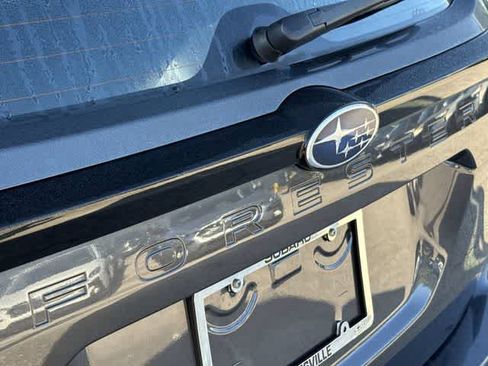 Used 2025 Subaru Forester AWD/4WD image 12
