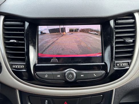 Used 2020 Chevrolet Trax LT w/ LT Convenience Package image 26