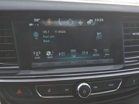 Used 2018 Buick Regal Essence w/ Driver Confidence Package #1 image 14