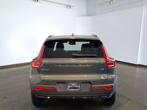 New 2026 Volvo XC40 B5 Plus w/ Protection Package Premier AWD/4WD image 5