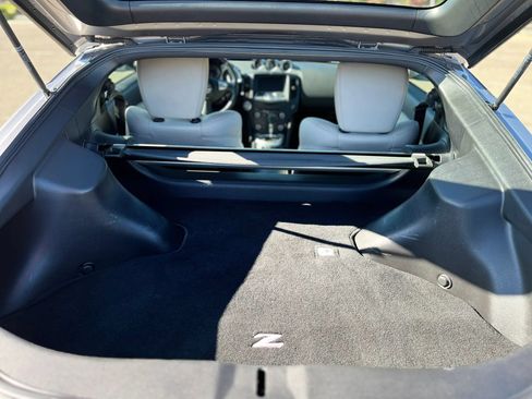 Used 2010 Nissan 370Z Touring w/ Sport Pkg RWD image 13