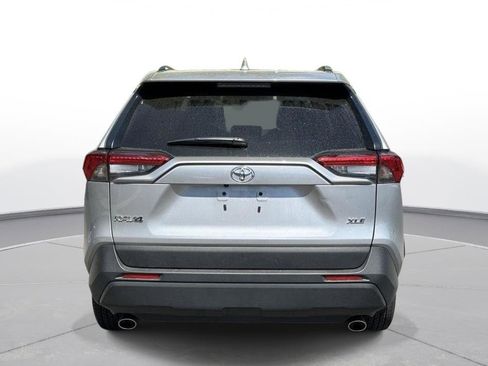 Used 2025 Toyota RAV4 XLE FWD image 7