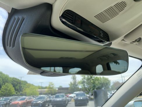 Used 2018 Volvo XC60 T8 Inscription w/ Vision Package AWD/4WD image 27