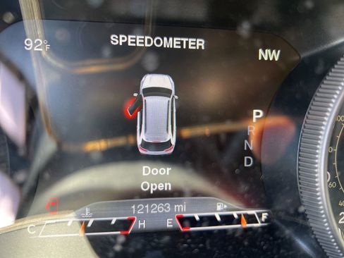 Used 2016 Jeep Cherokee Limited image 13