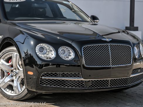 Used 2014 Bentley Flying Spur W12 image 2