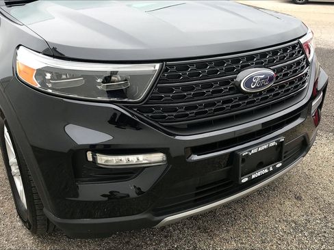 Used 2021 Ford Explorer XLT AWD/4WD image 31