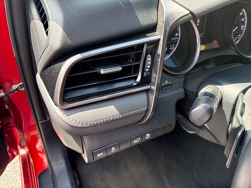 Used 2024 Toyota Camry SE FWD image 9
