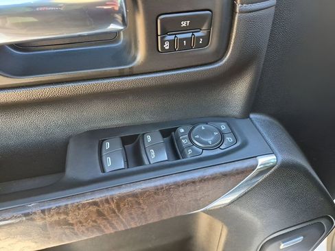 Used 2023 GMC Sierra 2500 Denali w/ Denali Ultimate Package image 28