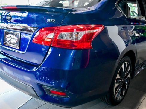 Used 2017 Nissan Sentra SR w/ Electronics Package FWD image 11