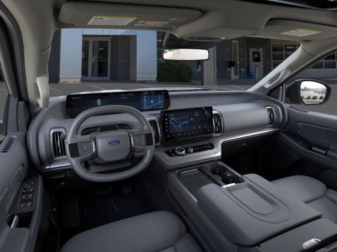 New 2025 Ford Expedition Active RWD image 9