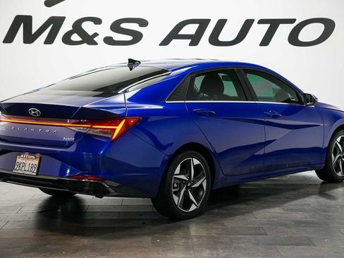 Used 2023 Hyundai Elantra Limited FWD image 5