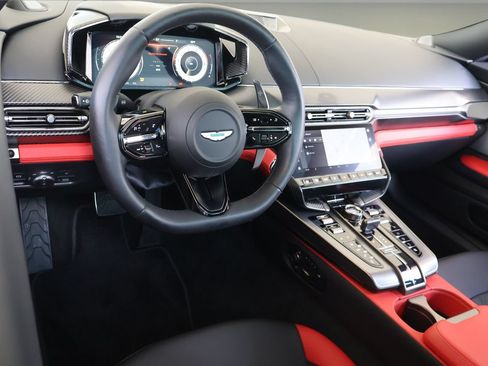 Used 2025 Aston Martin Vanquish RWD image 13