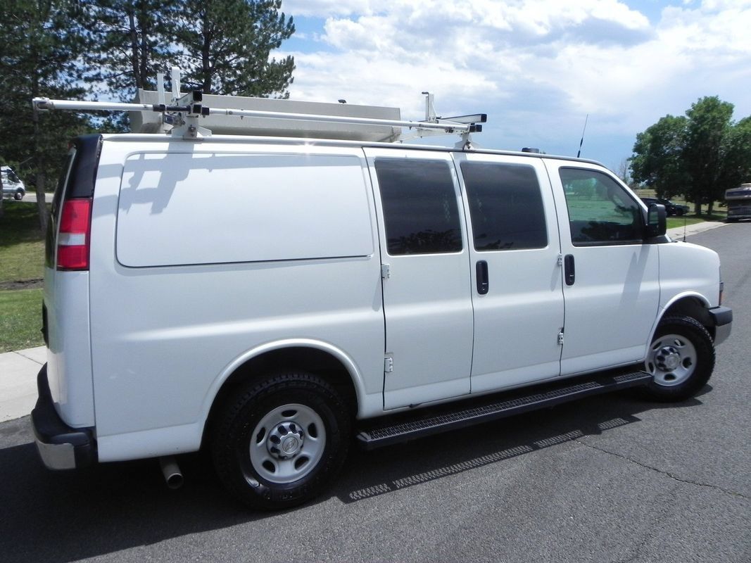 Used 2016 Chevrolet Express 3500 RWD image 4