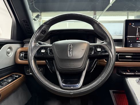 Used 2022 Lincoln Aviator Reserve w/ Equipment Group 201A image 16