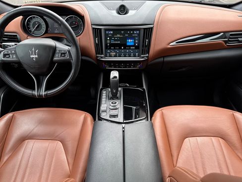 Used 2022 Maserati Levante GT AWD/4WD image 13