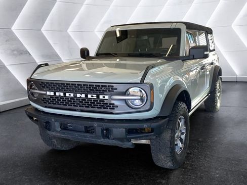 Used 2024 Ford Bronco Badlands AWD/4WD image 3