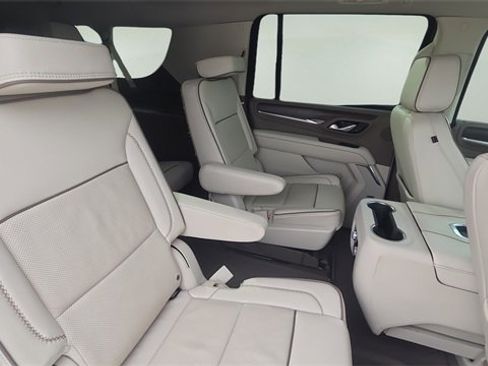 Used 2024 GMC Yukon XL Denali image 28