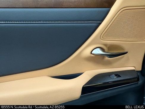 Used 2025 Lexus ES 300h w/ Premium Package FWD image 20