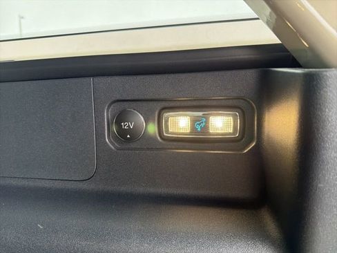 Used 2025 Ford Bronco Badlands image 11