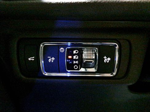 Used 2022 Lincoln Corsair Reserve w/ Equipment Group 201A image 27