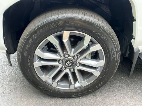 Certified 2025 Toyota 4Runner Limited AWD/4WD image 26