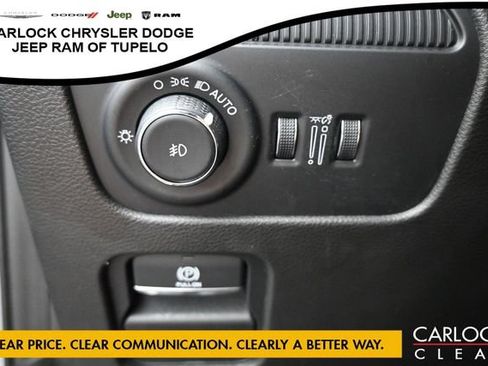 Used 2025 Jeep Wagoneer Series III w/ Premium Group I AWD/4WD image 12