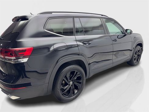 Used 2023 Volkswagen Atlas SE w/ Panoramic Sunroof Package image 13