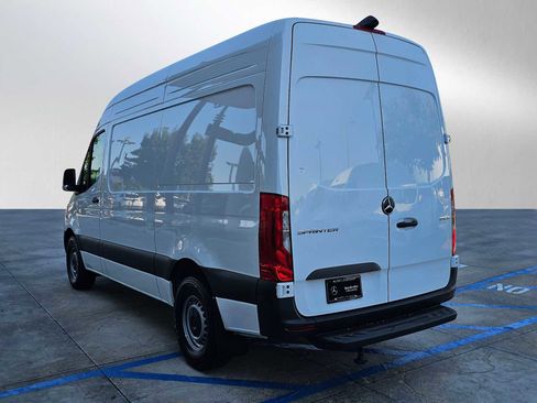 Used 2025 Mercedes-Benz Sprinter 2500 image 5