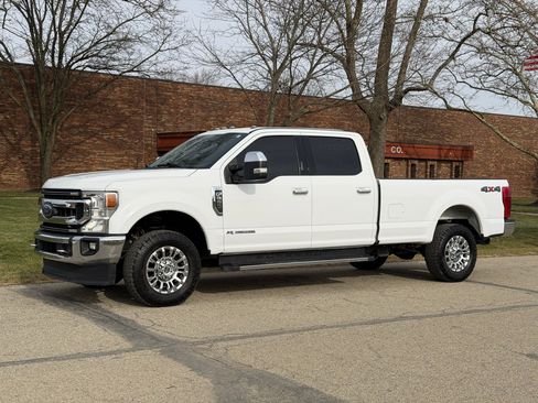 Used 2022 Ford F250 XLT w/ XLT Premium Package image 2
