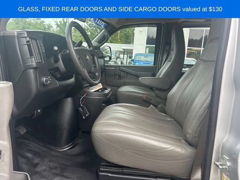 Used 2017 Chevrolet Express 2500 RWD image 13
