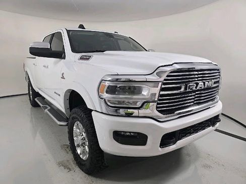 Used 2022 RAM 2500 Laramie AWD/4WD image 1