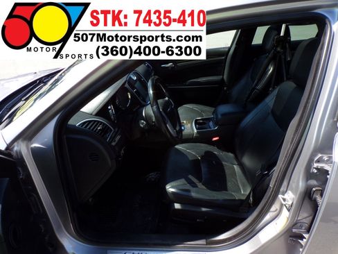 Used 2014 Chrysler 300 C image 13