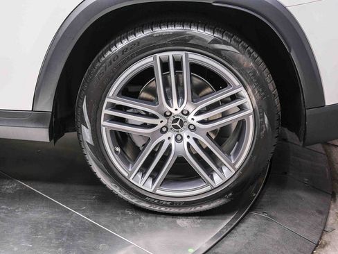Certified 2025 Mercedes-Benz GLS 450 4MATIC image 9
