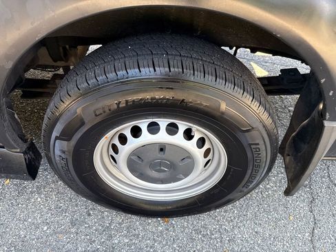 Used 2017 Mercedes-Benz Sprinter 2500 image 37