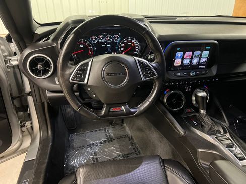 Used 2016 Chevrolet Camaro SS RWD image 17