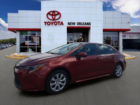 Used 2022 Toyota Corolla LE FWD image 1