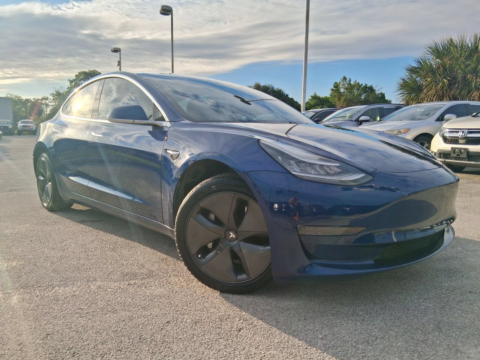 Used 2019 Tesla Model 3 Standard Range Plus RWD image 1