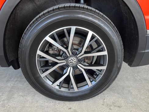 Used 2018 Volkswagen Tiguan SE w/ 3rd Row Seat Package image 27