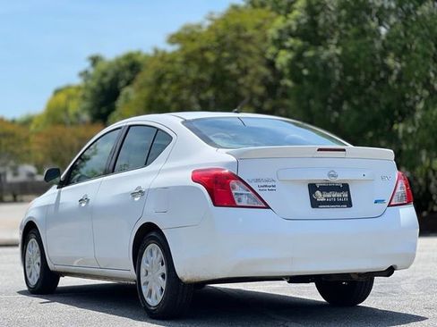 Used 2014 Nissan Versa SV FWD image 7