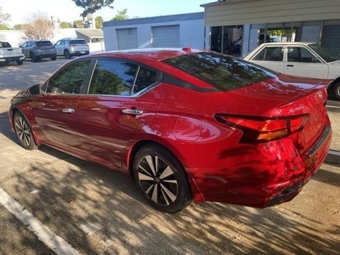 Certified 2022 Nissan Altima 2.5 SV w/ SV Premium Package image 8