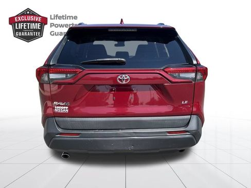 Used 2021 Toyota RAV4 LE FWD image 4