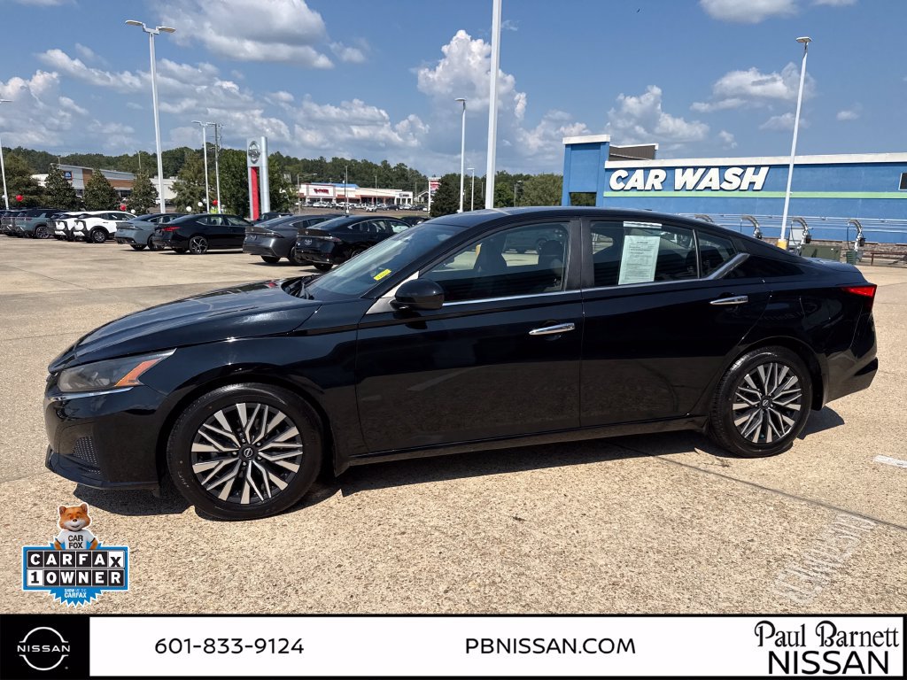 Used 2024 Nissan Altima 2.5 SV FWD image 6