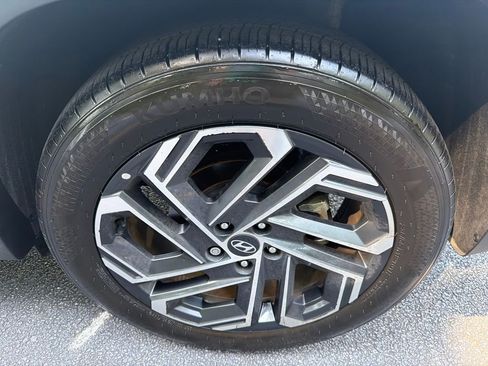 Used 2025 Hyundai Tucson Limited FWD image 20