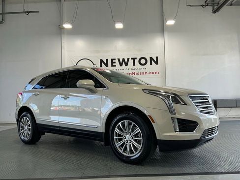 Used 2017 Cadillac XT5 Luxury w/ Driver Awareness Package FWD image 28